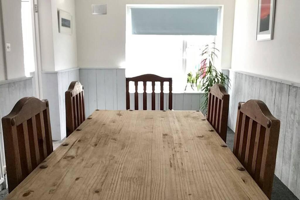 Large 5 Bed 3 Bath House 300 Meters From Beach And Restaurants 新码头 外观 照片