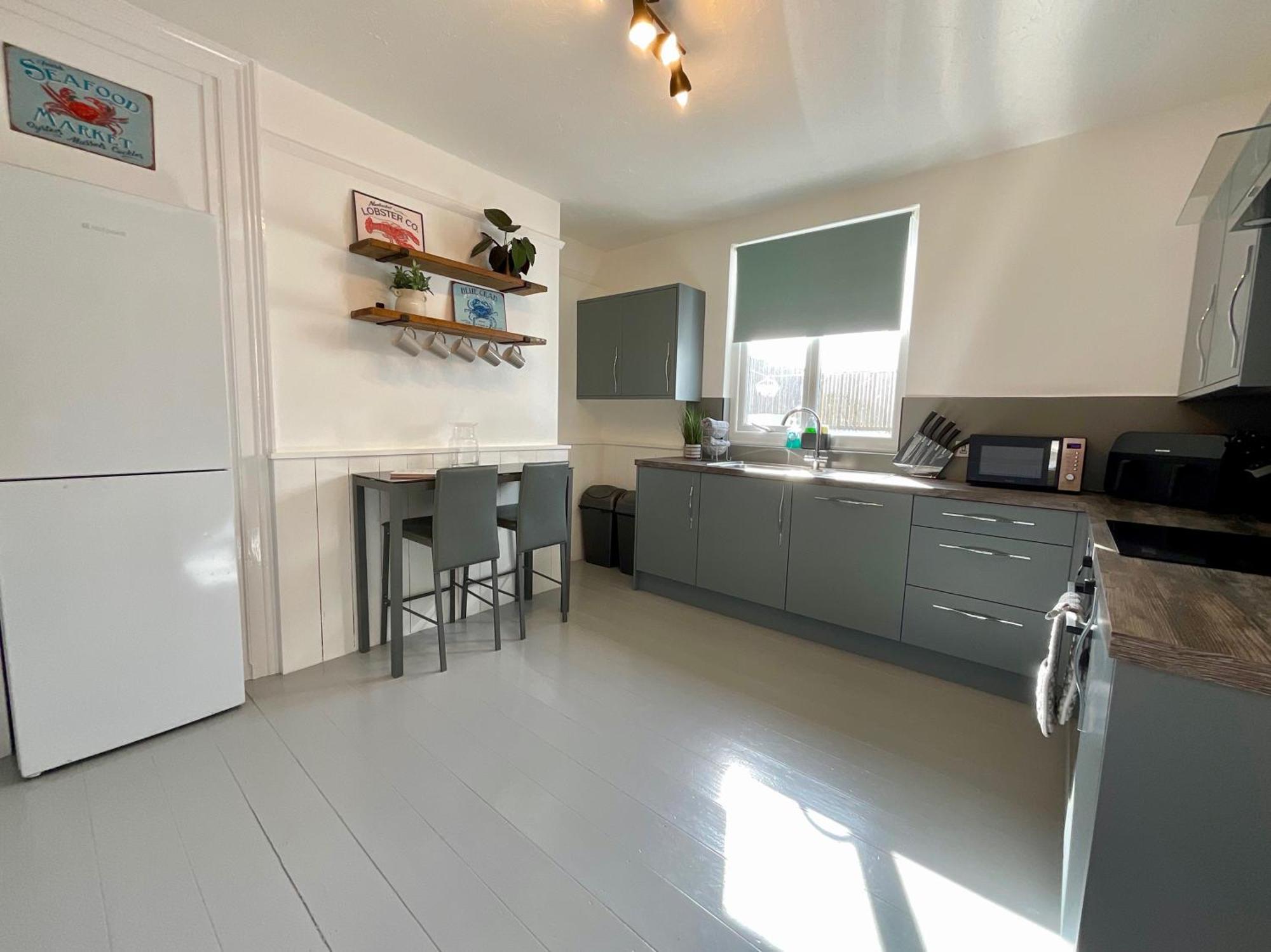 Large 5 Bed 3 Bath House 300 Meters From Beach And Restaurants 新码头 外观 照片